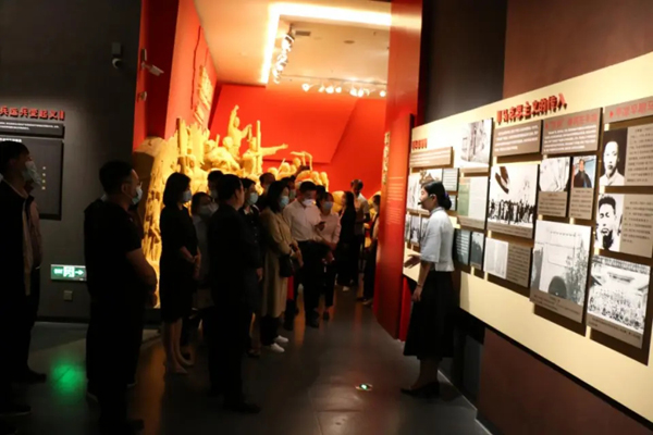 平?jīng)鲢垂军h委組織各支部開展“重溫歷史、砥礪前行”(圖2)