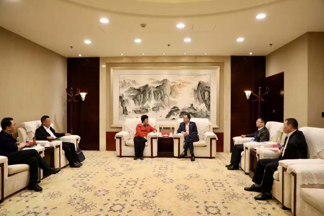 王旭會(huì)見單智偉等專家和企業(yè)家(圖1) 王旭會(huì)見單智偉等專家和企業(yè)家(圖1)